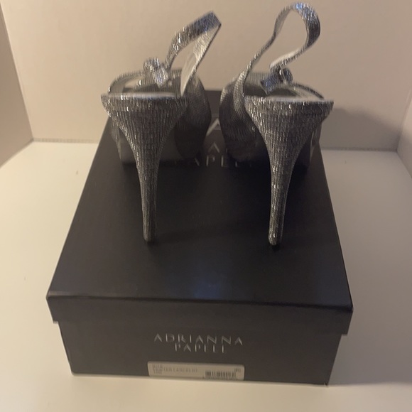Adrianna papell peep toe silver shinning heel - Picture 7 of 10